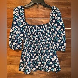 Cute floar summer top.